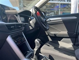 Volkswagen T-Roc Image 2