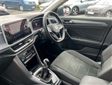 Volkswagen T-Roc Image 2