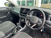 Volkswagen T-Roc Image 6