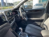 Volkswagen T-Roc Image 2