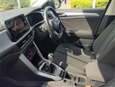 Volkswagen T-Roc Image 2