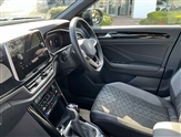 Volkswagen T-Roc Image 2