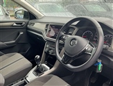 Volkswagen T-Roc Image 6