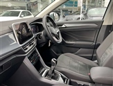 Volkswagen T-Roc Image 2