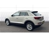 Volkswagen T-Roc Image 2