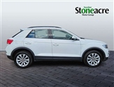 Volkswagen T-Roc Image 2