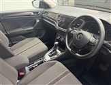 Volkswagen T-Roc Image 2