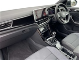 Volkswagen T-Roc Image 2