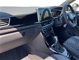 Volkswagen T-Roc Image 2