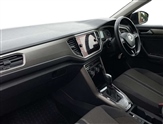 Volkswagen T-Roc Image 2