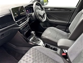Volkswagen T-Roc Image 2