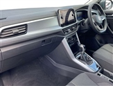 Volkswagen T-Roc Image 2