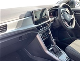 Volkswagen T-Roc Image 2