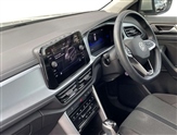 Volkswagen T-Roc Image 2