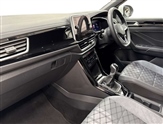 Volkswagen T-Roc Image 2