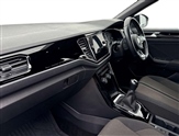 Volkswagen T-Roc Image 2
