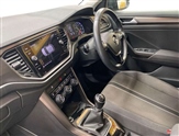 Volkswagen T-Roc Image 2