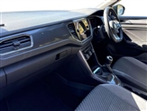 Volkswagen T-Roc Image 2