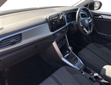 Volkswagen T-Roc Image 2