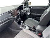 Volkswagen T-Roc Image 2