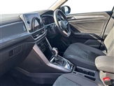 Volkswagen T-Roc Image 2