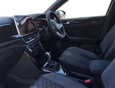 Volkswagen T-Roc Image 2