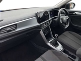 Volkswagen T-Roc Image 2