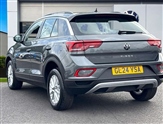 Volkswagen T-Roc Image 2