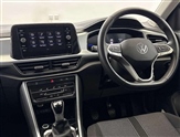 Volkswagen T-Roc Image 2
