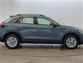 Volkswagen T-Roc Image 4