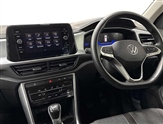 Volkswagen T-Roc Image 2