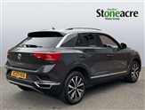 Volkswagen T-Roc Image 2
