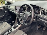 Volkswagen T-Roc Image 4