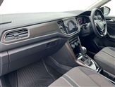 Volkswagen T-Roc Image 2