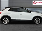 Volkswagen T-Roc Image 2