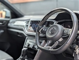 Volkswagen T-Roc Image 2