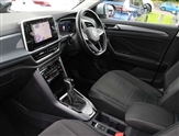 Volkswagen T-Roc Image 2