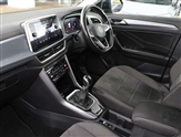 Volkswagen T-Roc Image 2