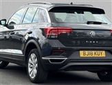 Volkswagen T-Roc Image 2