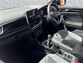 Volkswagen T-Roc Image 2