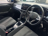 Volkswagen T-Roc Image 6