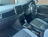 Volkswagen T-Roc Image 2