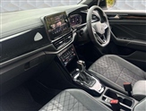 Volkswagen T-Roc Image 2