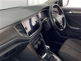 Volkswagen T-Roc Image 2