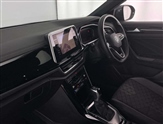 Volkswagen T-Roc Image 2