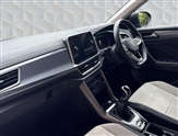 Volkswagen T-Roc Image 2