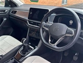Volkswagen T-Roc Image 6
