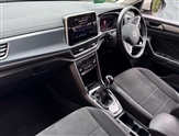 Volkswagen T-Roc Image 2