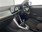 Volkswagen T-Roc Image 2