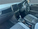 Volkswagen T-Roc Image 2